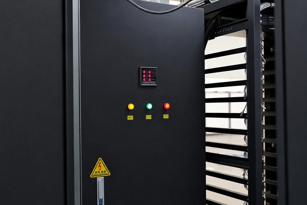 1.2MW 120-Slot Avalon/Sealminer 2U Bitcoin Mining Liquid Cooling Container – Centralized Power Distribution Cabinet