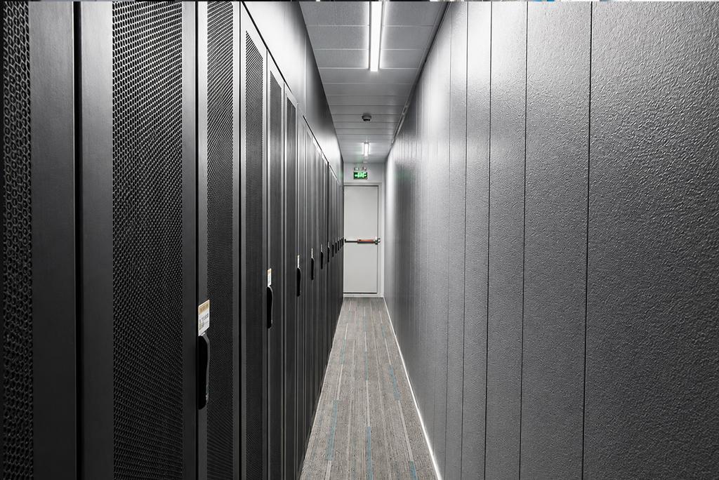 Internal Structure of the 2.4MW 240-Slot Avalon/Sealminer 2U Hydro-Cooled Bitcoin Mining Container