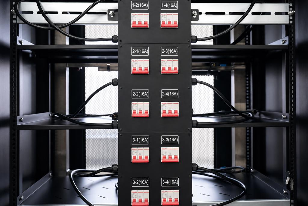 Bitcoin Miner Liquid Cooler Cabinet PDU